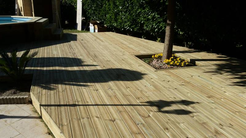 Construction d’une terrasse en bois prés de Valence dans la Drôme